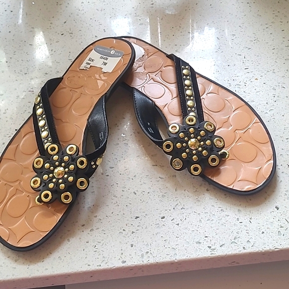 NWOT COACH black leather gold stud flower flip flop sandal size 7 - Picture 1 of 5